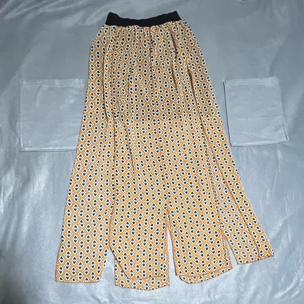 SUMMER WEARS - Picture 3 of 4